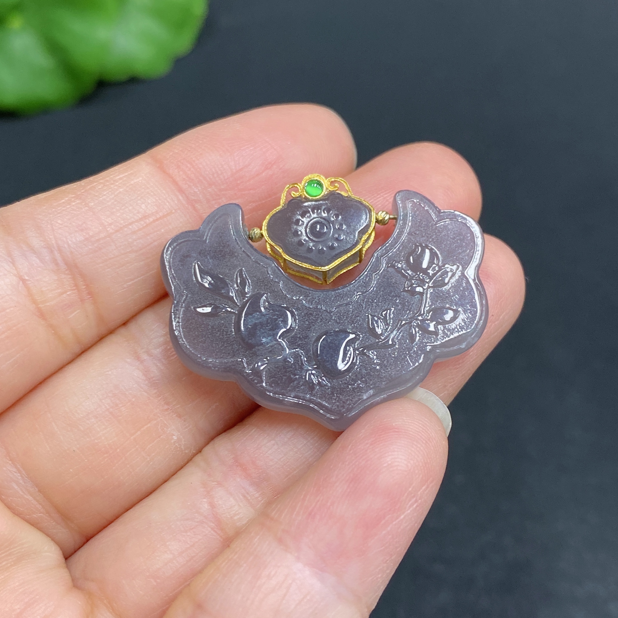 H31585253 Hetian Jade Pendant, Antique-style Plaque, 73% Gold Content, Total Weight Approx. 5.3g