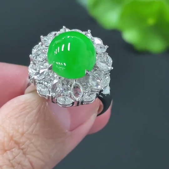 F25868619 Jadeite Cabochon Inlaid Ring 18k Gold Setting Size 14 Approx. 7.7g