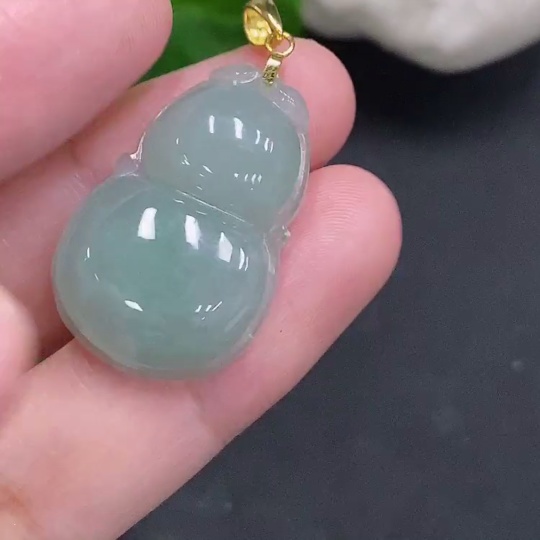 F34962137 Jadeite Gourd Pendant Non-Gold Inlaid Total Weight Approximately 5.6g