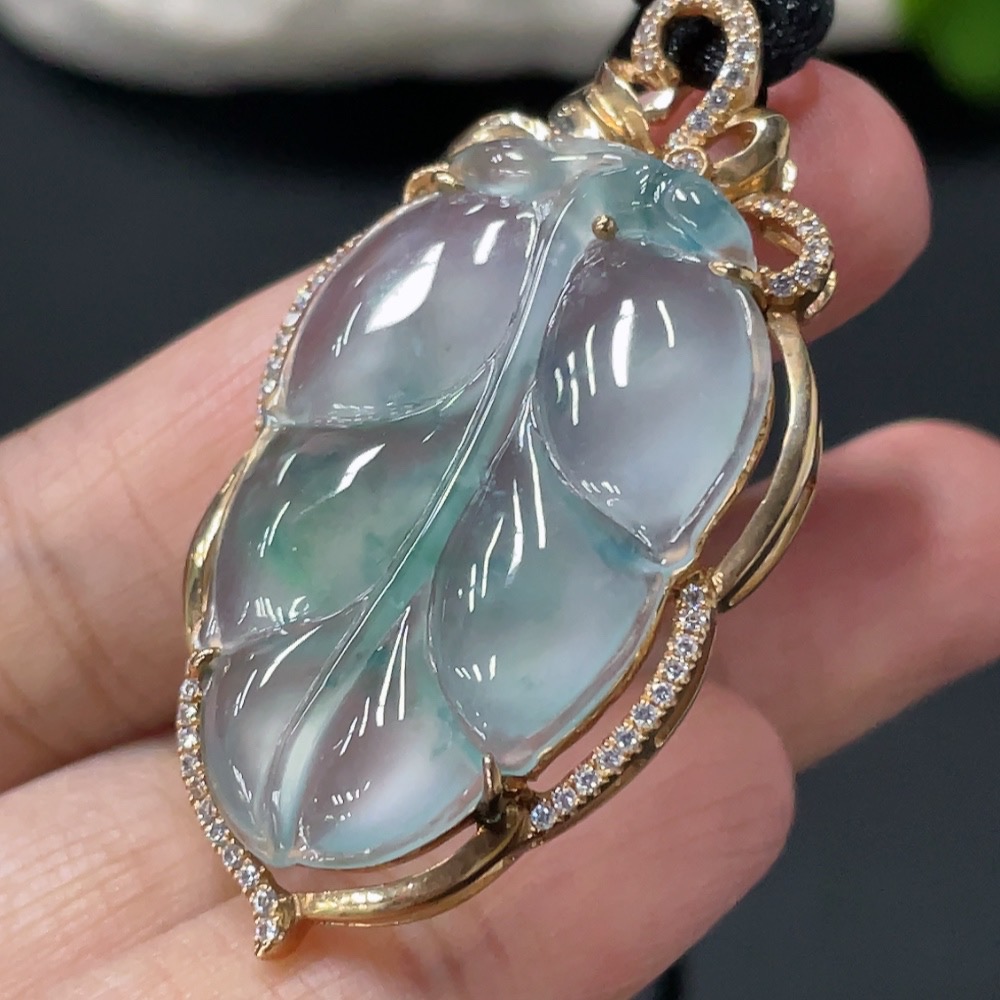 F28229329 Jadeite Leaf Inlay Pendant Main Inlay Au Approx. 73% Non-Diamond Total Weight Approx. 10.1g