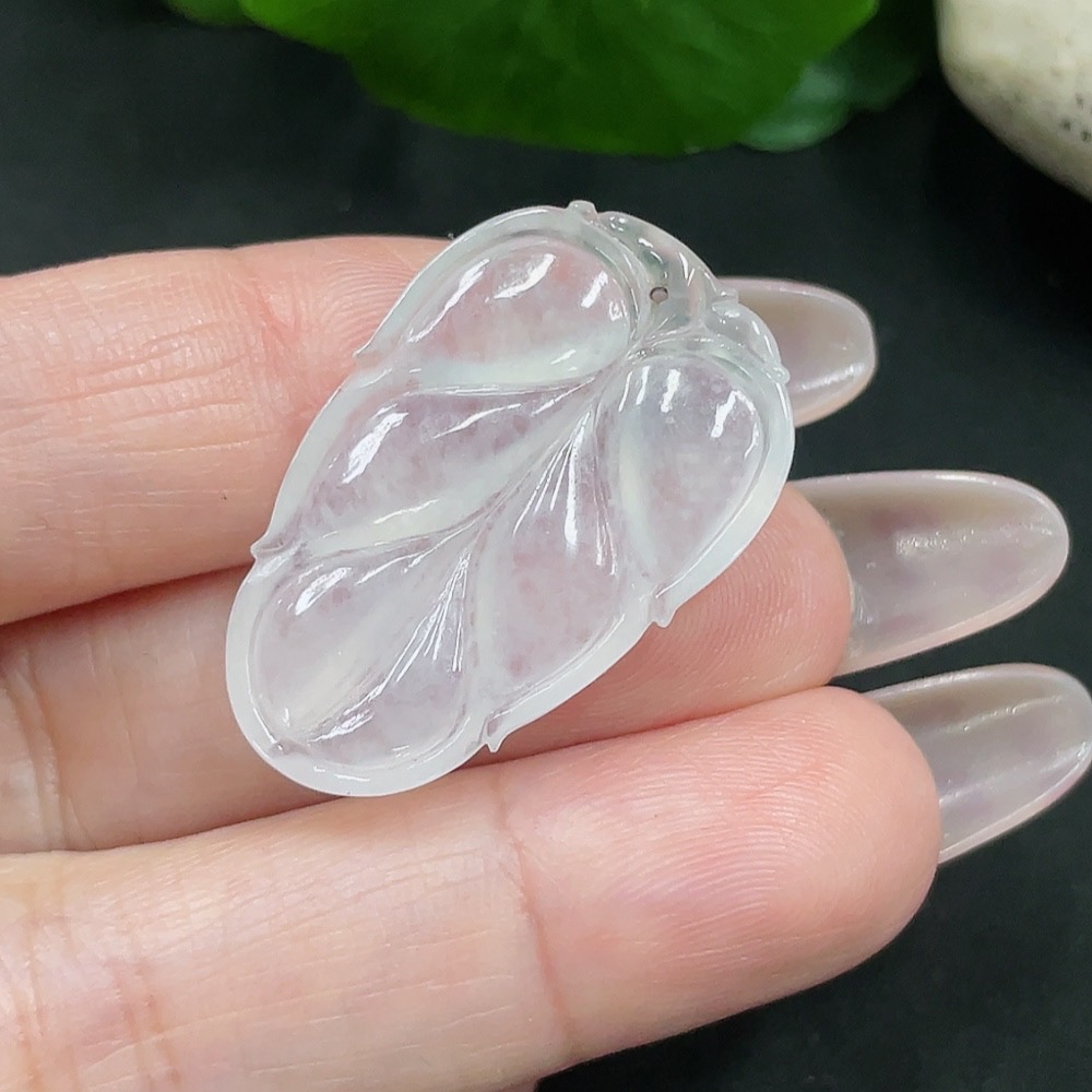 F35082455 Jadeite Leaf Pendant Total Weight Approx. 3.7g