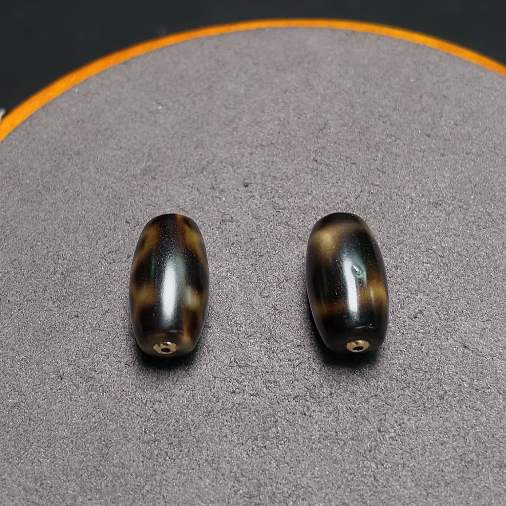 W33843635 Dzi Bead Pendant 50% Gold Content Total Weight Approx. 7.2g Sell as a Lot