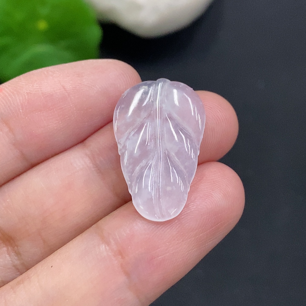 F33856965 Jadeite leaf inlay piece with a total weight of approximately 1.5 grams