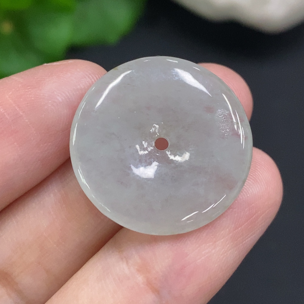 F34069762 Jadeite Peace Knot Total weight approximately 4.2g