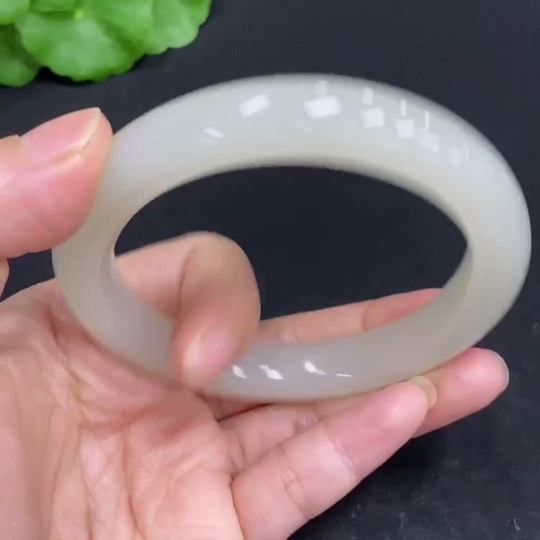 H33902567 Hetian Jade Round Bracelet Size 58.8 Total Weight Approx. 56.9g