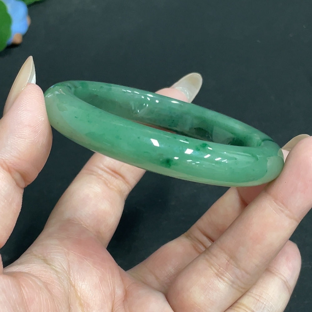 H28308479 African Emerald (Dulong Jade) Round Bracelet