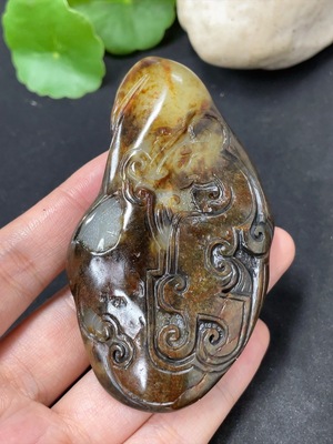 H42957054 和田玉挂件  仿古件   皮色成因未定  货品总重约80.2g