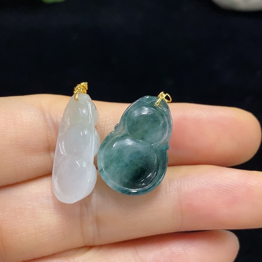 F29439487 Jadeite Pendant with 18K Gold Clasp, Chain Not Included, Total Weight Approx. 5g Excluding Chain