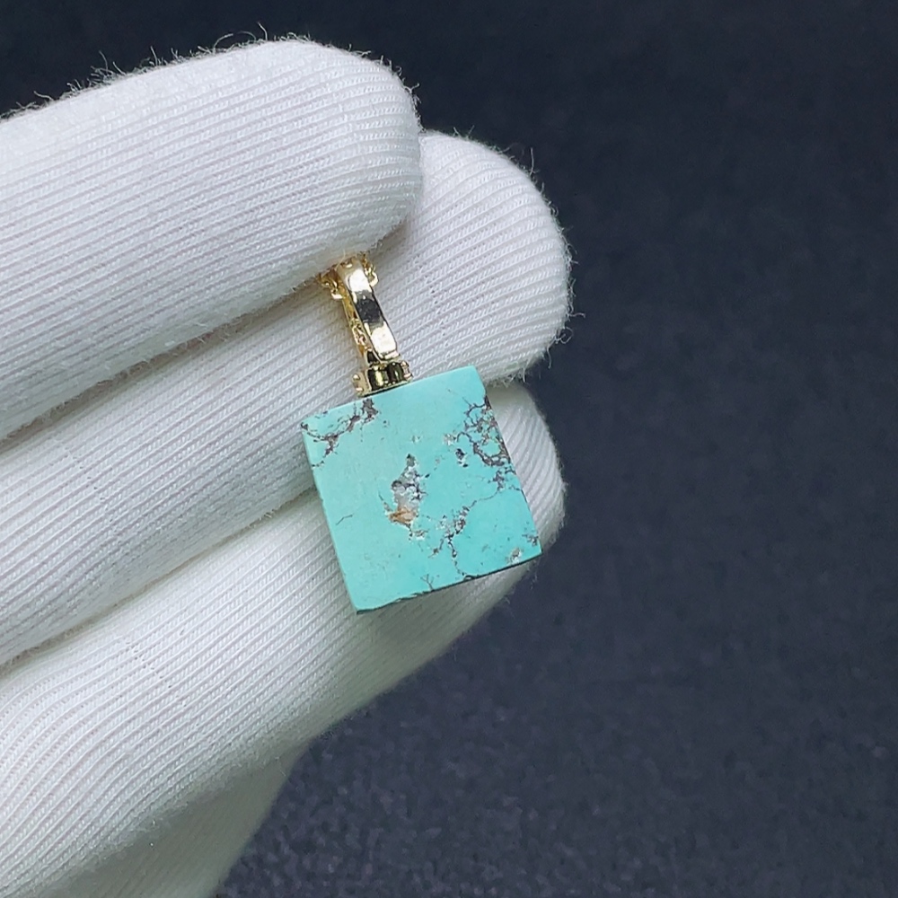C28300669 Turquoise Pendant with Other Mineral Components, Non-Gold, Total Weight Approximately 4.36g Including Chain