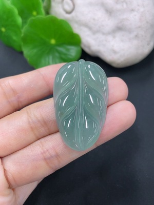 F41934775 翡翠挂件叶子 货品总约重7.32g