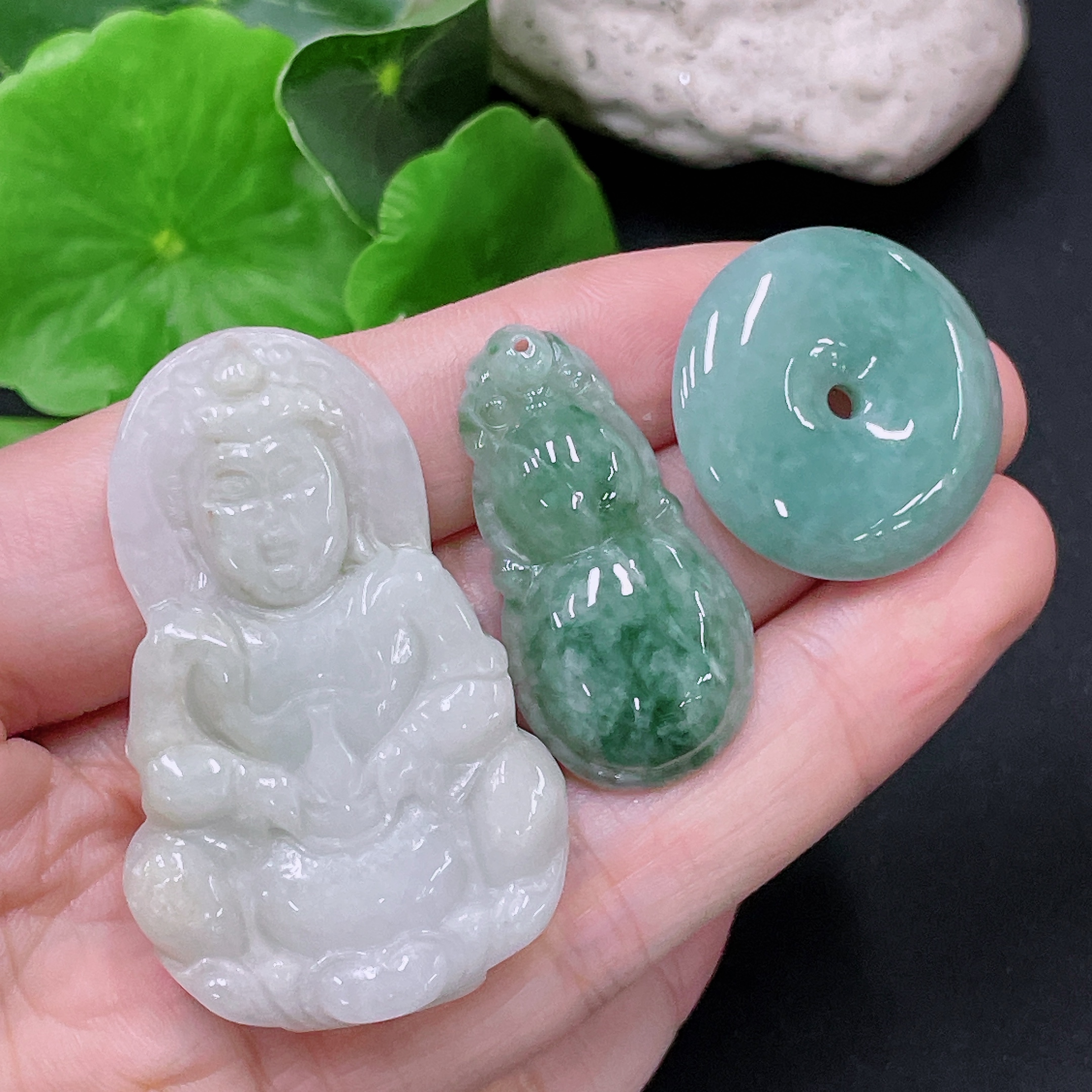 F33893615 Jadeite Pendant Guanyin Gourd Peace Buckle