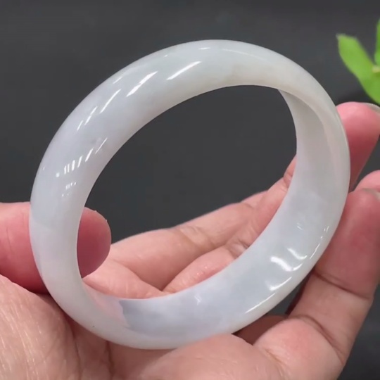 F33874830 Imperial Jadeite Bracelet, Inner/Outer Diameter 55.8/50mm, Total Weight Approx. 51.22g