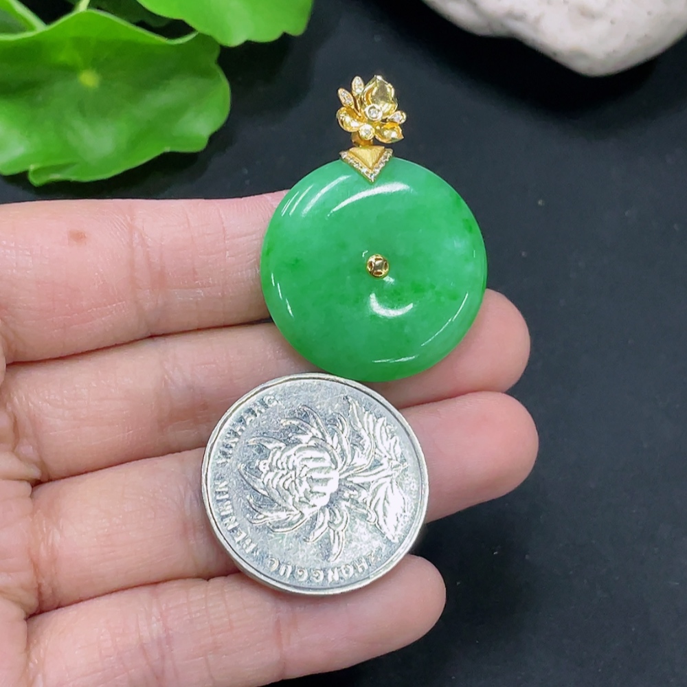 F31691202 JadeitePendant Peace Buckle 18k Gold Setting with Diamond, Total Weight Approx. 7.62g