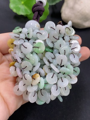 F46600727 翡翠挂件 配珠非A  颜色成因未定 货品总重约100g
