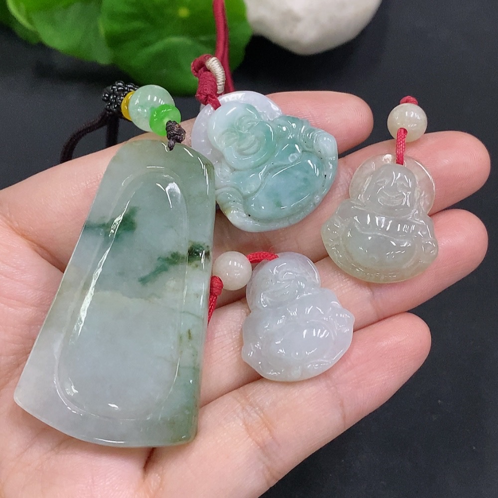 F34961446 Jadeite Pendant Sell as a Lot with Beads Non-Jadeite
