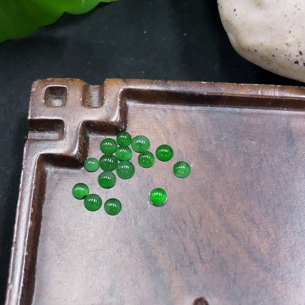 F34069391 Jadeite Cabochons Sell as a Lot