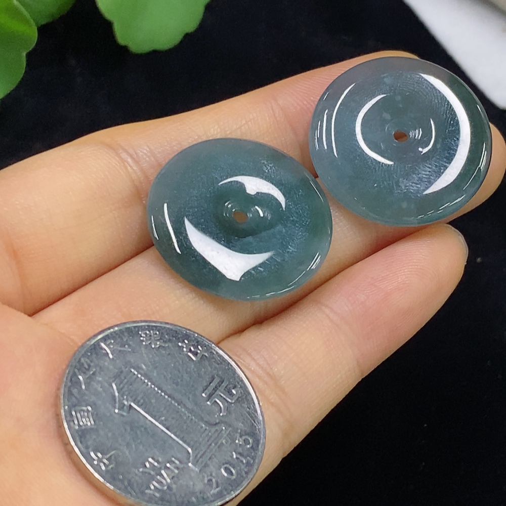 F34973318 Jadeite Pendant Sell as a Lot
