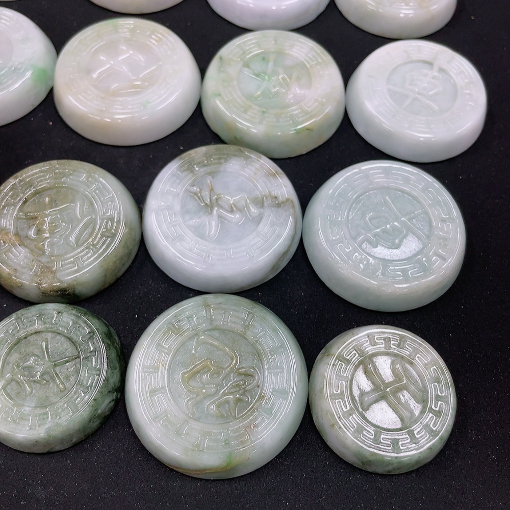 F30454280 Jadeite Chess Set