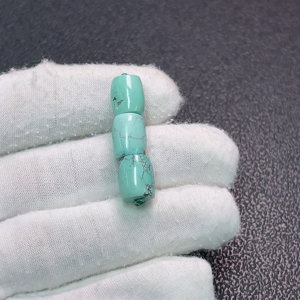 C34039370 Turquoise Jewelry with Other Mineral Components, Total Weight Approximately 4g, Size About 8mm
