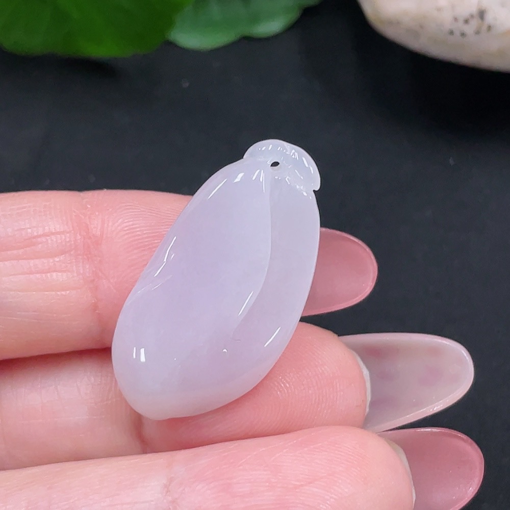 F34032153 Jadeite Fu Gua Pendant with a total weight of approximately 4.6 grams