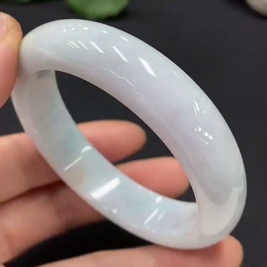 F16744300 Jadeite Regular Bangle Size 55.8