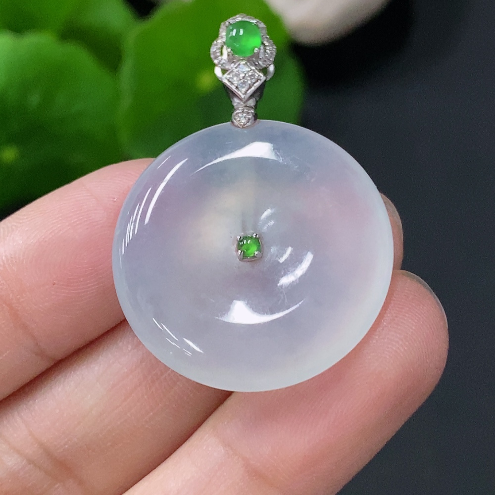F24813745 Jadeite Pendant Peace Knot 18k Total Weight Approx. 7.77g