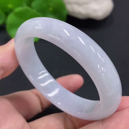 F30552912 Jadeite Imperial Concubine Bangle Size 52/46.4 Total Weight Approx. 42g