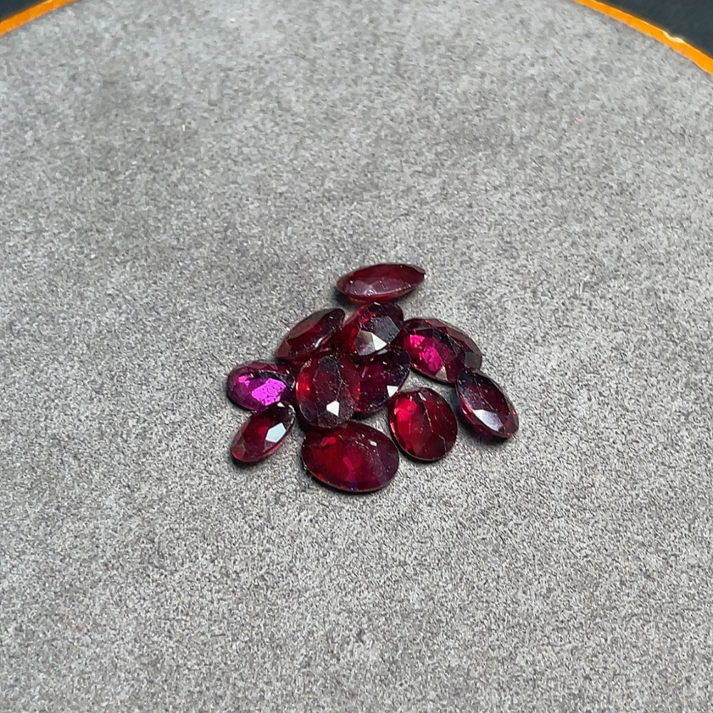 C34952391 Garnet Rough Stone Total Weight Approx. 11.685 Carats Sell as a Lot