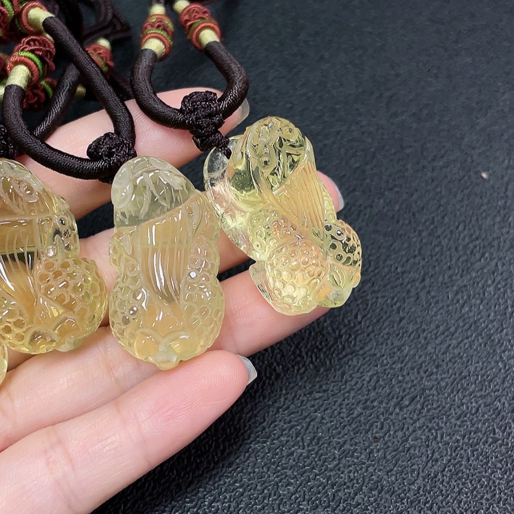C34989323 Crystal Pendant Total Weight Approx.87.45g With Rope Sell as a Lot