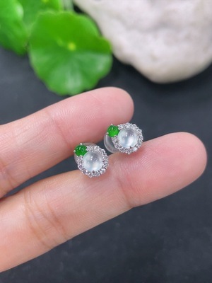 F46551101 翡翠镶嵌耳饰 18k 配镶钻石 货品总约重1.85g