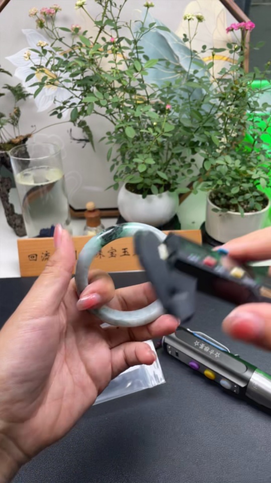 F30458487 Jadeite Round Bangle, Total Weight Approx. 61.3g, Size 57, Containing Other Minerals