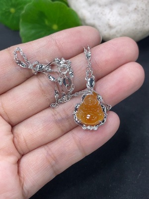 F46485427 翡翠镶嵌佛公吊坠 18k 非钻 货品总约重 含链3.23g 颜色成因未定