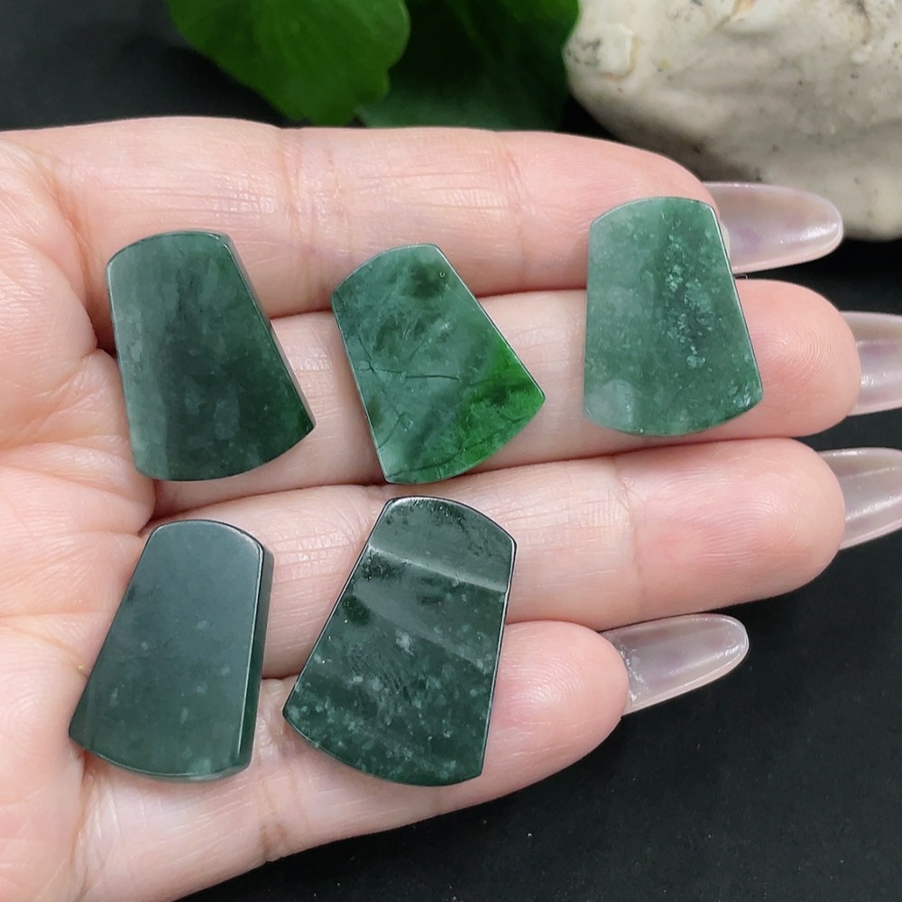 F35083300 Jadeite Plain Pendant Set Sell as a Lot