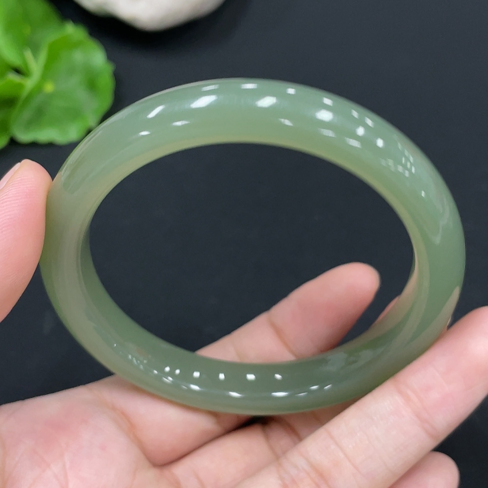 H28246029 Hetian Jade Round Bracelet Size 54.8 Total Weight Approx.40g