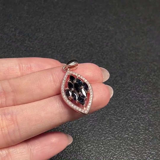 C32782841 Sapphire Pendant Non-Gold Total Weight Approx. 3.25g