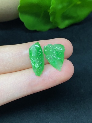 F45335590 翡翠羽毛+仙子 一手走 总重约1.16g