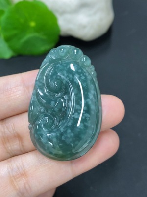 F46595527 翡翠如意挂件 货品总重量约16克