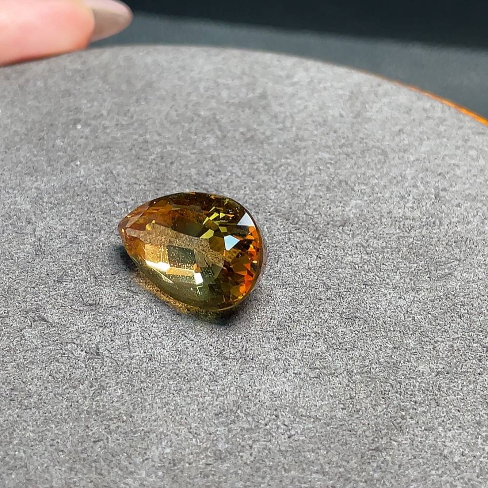 C34041484 Crystal Loose Stone Total Weight Approx. 16.79ct