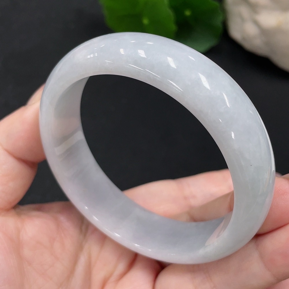 F28263093 Jadeite Regular Bangle, 57.8 Inner Diameter, Total Weight Approx. 66g