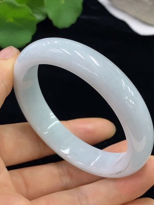 F31649958 Jadeite round bracelet with breakage, total weight about 54.51g, size 55.9