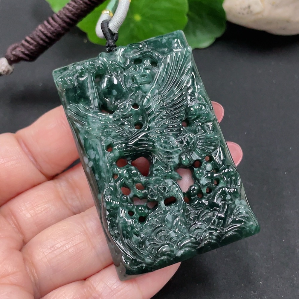 F34012648 Jadeite Pendant of Great Ambitions