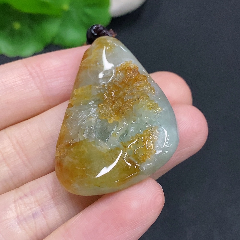F32757857 Jadeitelandscape pendant, total weight approx. 23.3g (including rope weight), color origin undetermined