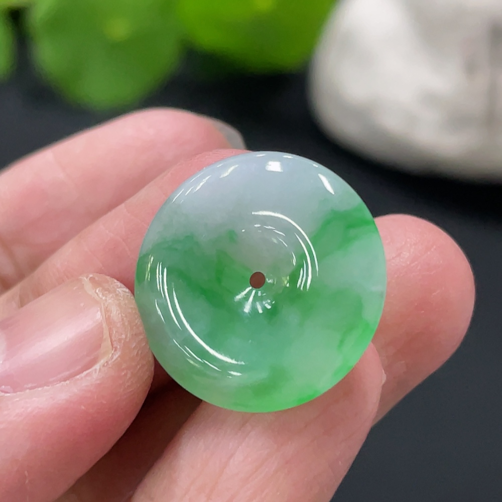 F32756084 JadeitePeace Pendant