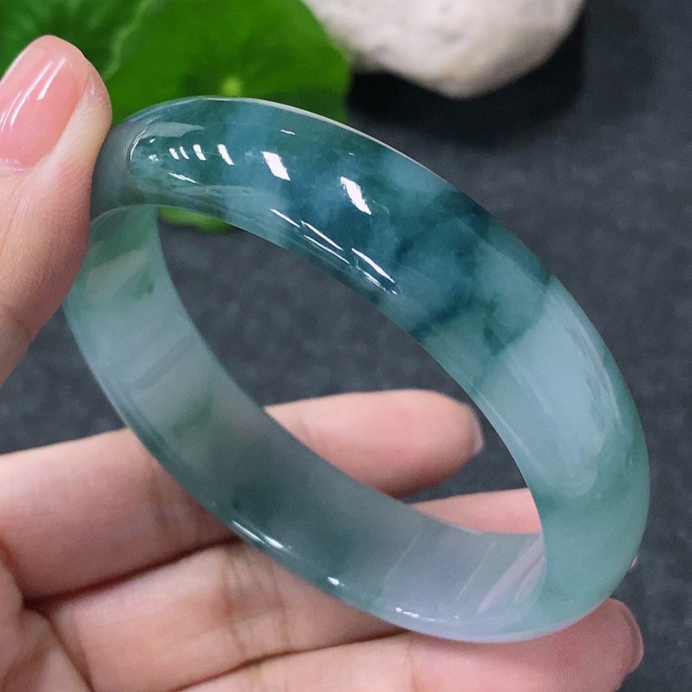 F34010267 Jadeite Concubine Bracelet Size 51.5/46.4mm Total Weight Approx. 37.66g