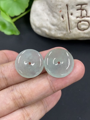 F46596408 翡翠平安扣挂件 货品总重约4.47g