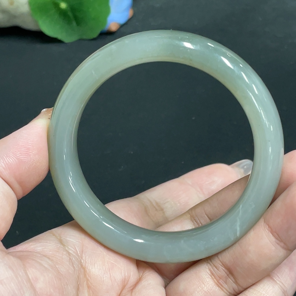 H32700450 Hetian Jade Round Bangle Size 55.8 Total Weight Approx. 55g