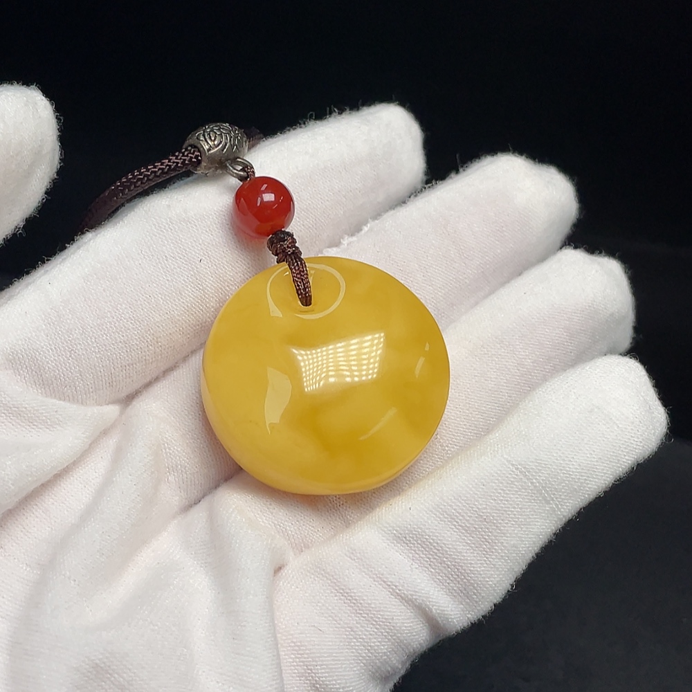 C34040049 Amber Beeswax Pendant with Non-Natural Accent Stones, Total Weight Approx. 11.85g Including Cord