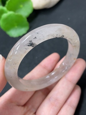 H41945370 非洲翠（独龙玉）正圈手镯  圈口50.7   货品总重约32.5g