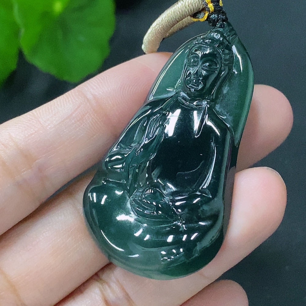 F31594912 Jadeite Pendant Guanyin Total Weight: Approx. 15.76g (with rope)
