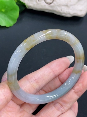 F42969984 翡翠圆条手镯 货品总重约32.96g  圈口54.4